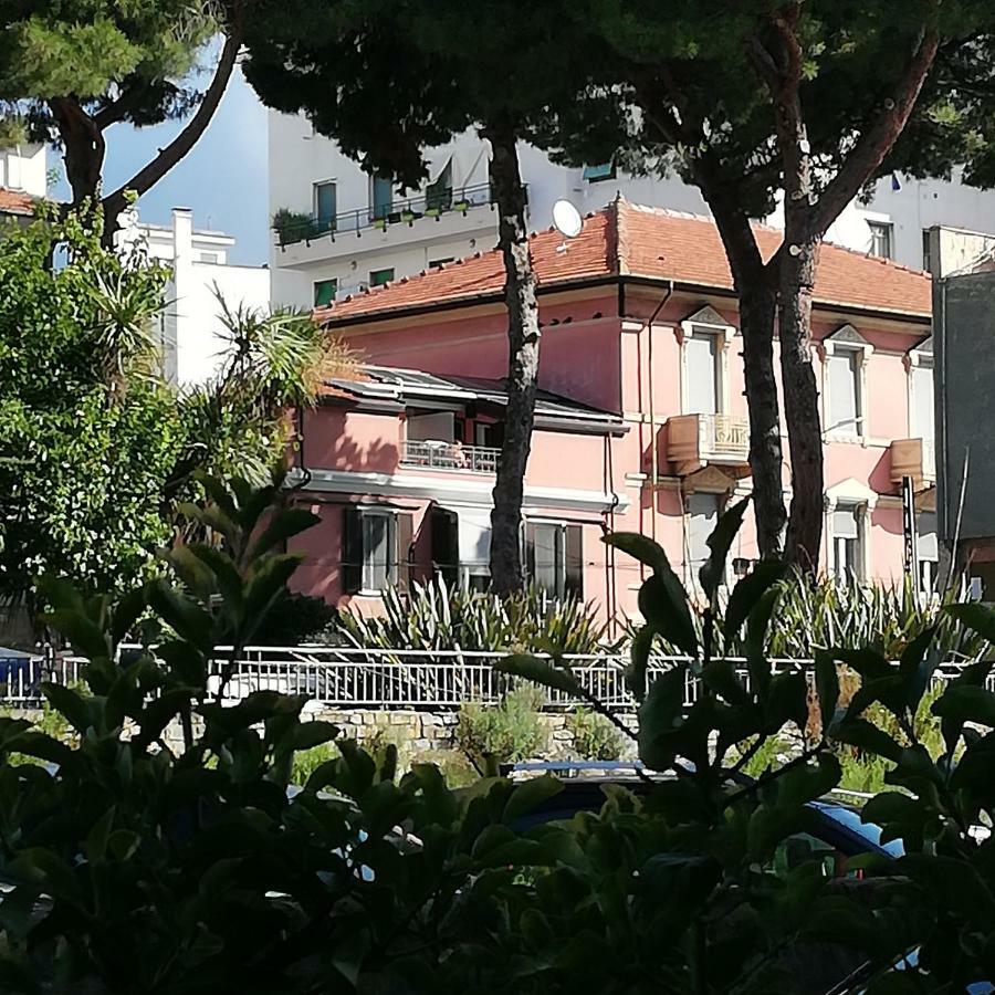 La Bouganville Hotel Arma di Taggia Exterior foto